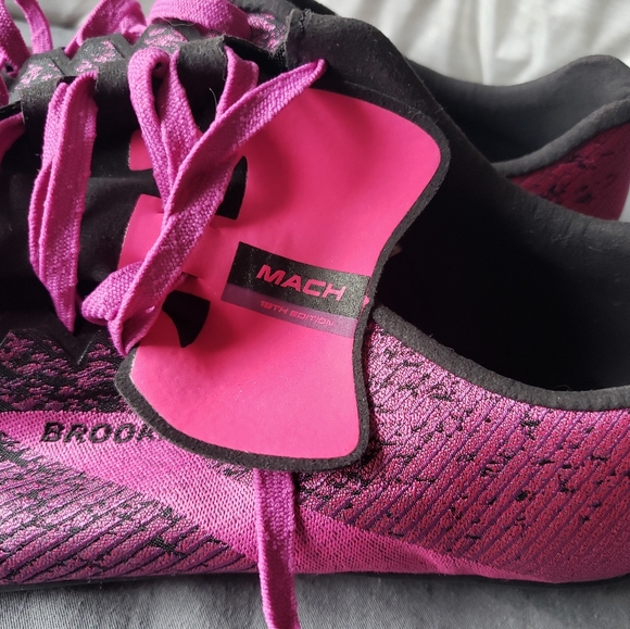 Brooks Mach 19 Spikeless - Picture 2 of 9